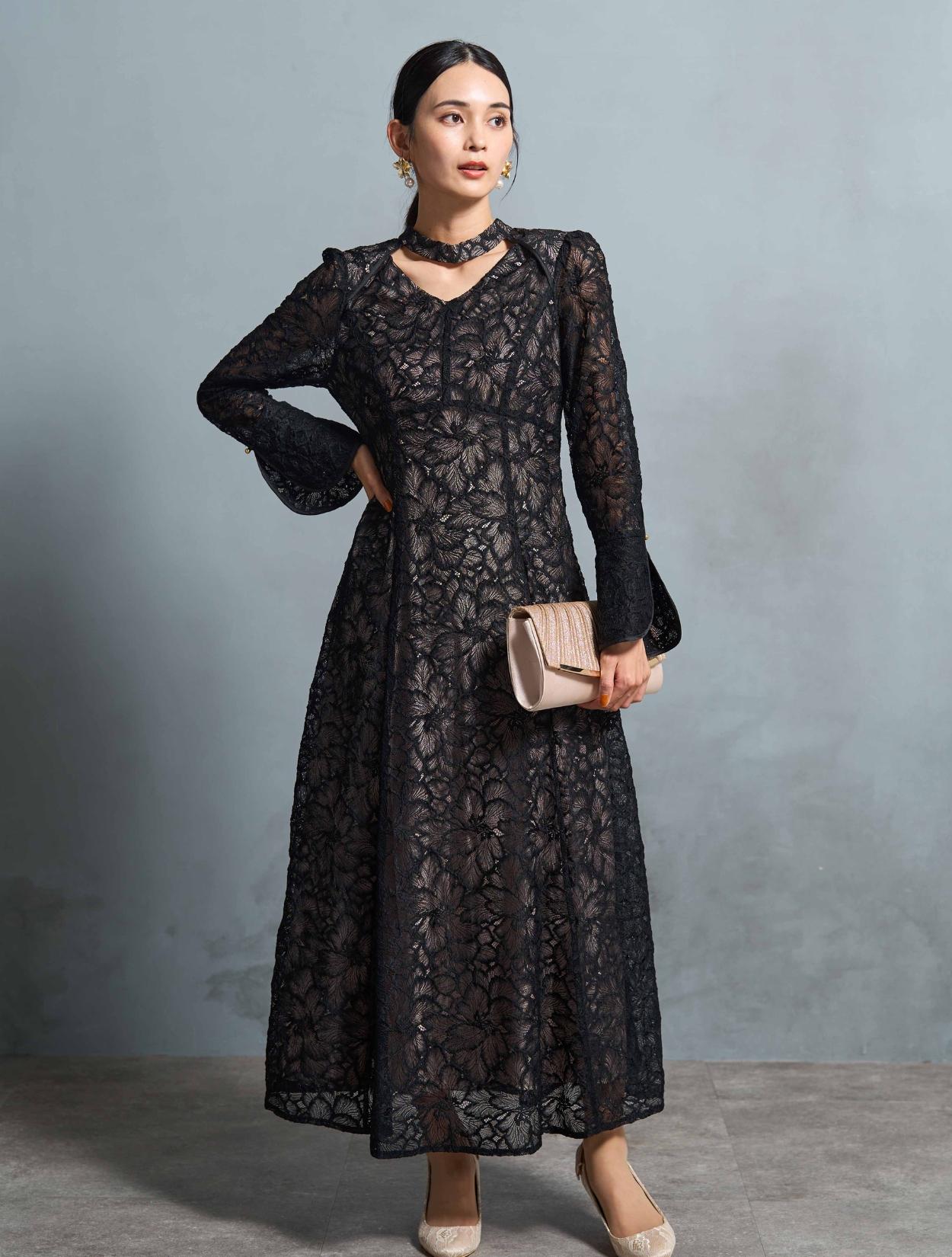 新品　VALENTINO ブラックレーススリップドレス 20241021060113_b8rfol59khkknxp.jpg