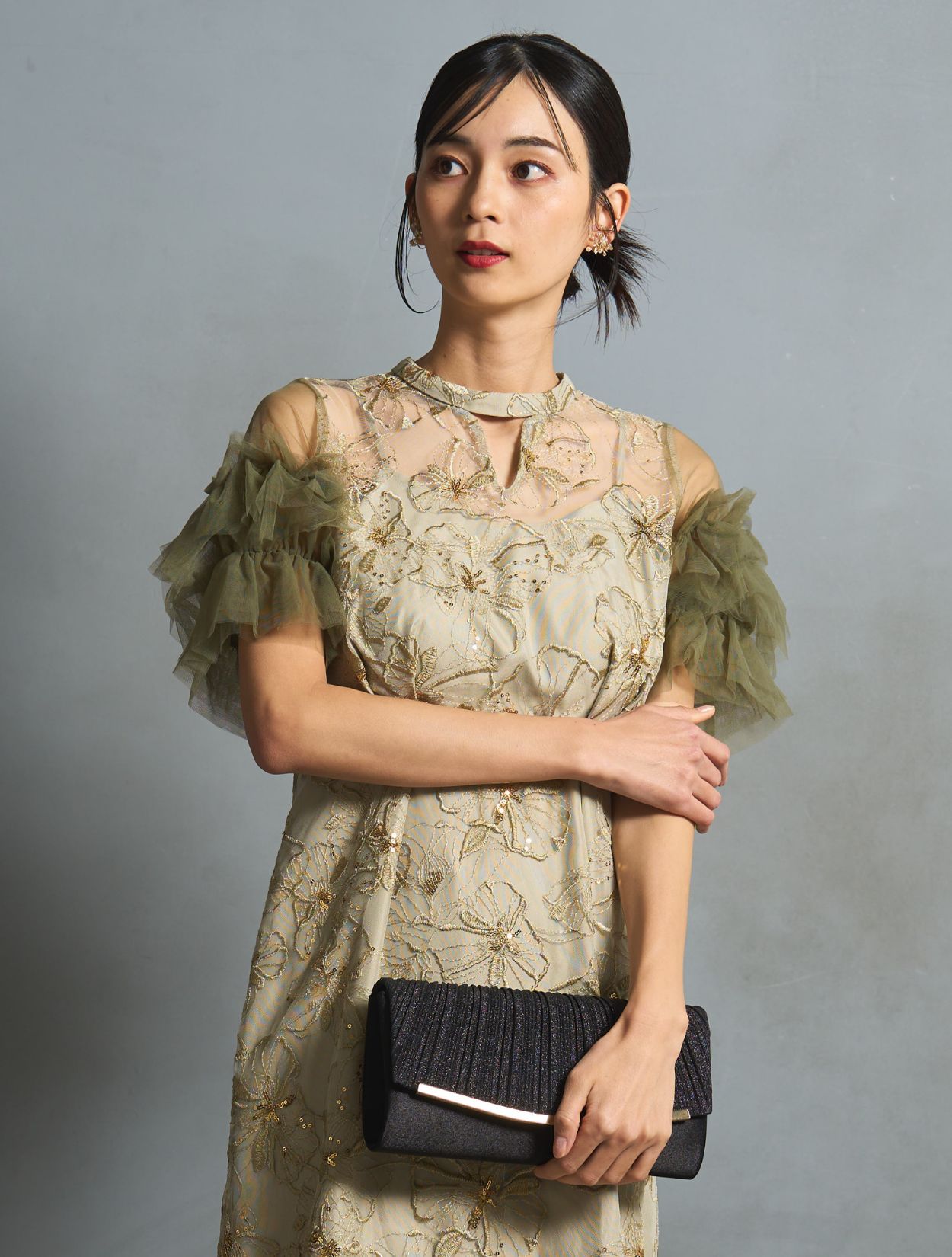 ライトカーキのアンティーク刺繍レースドレス | Dorry doll | M