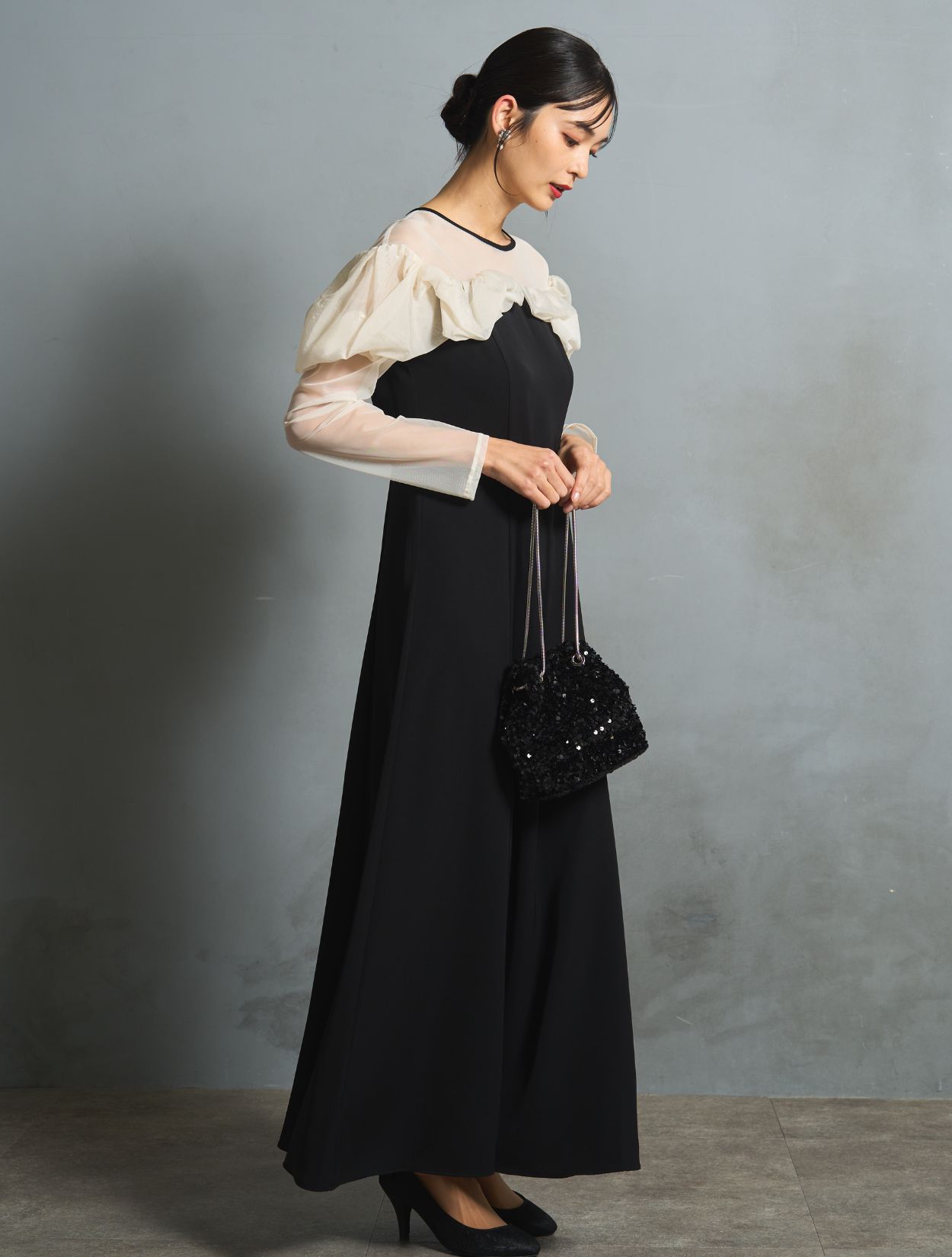 M/L】ラッフルフリルロングスリーブドレス（ブラック）DPSET0757の