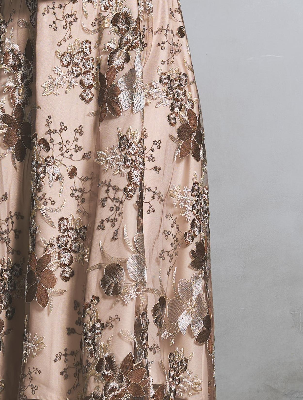 M/L】フラワー刺繍パイピングドレス（ブラウン）DPSET0923のレンタル