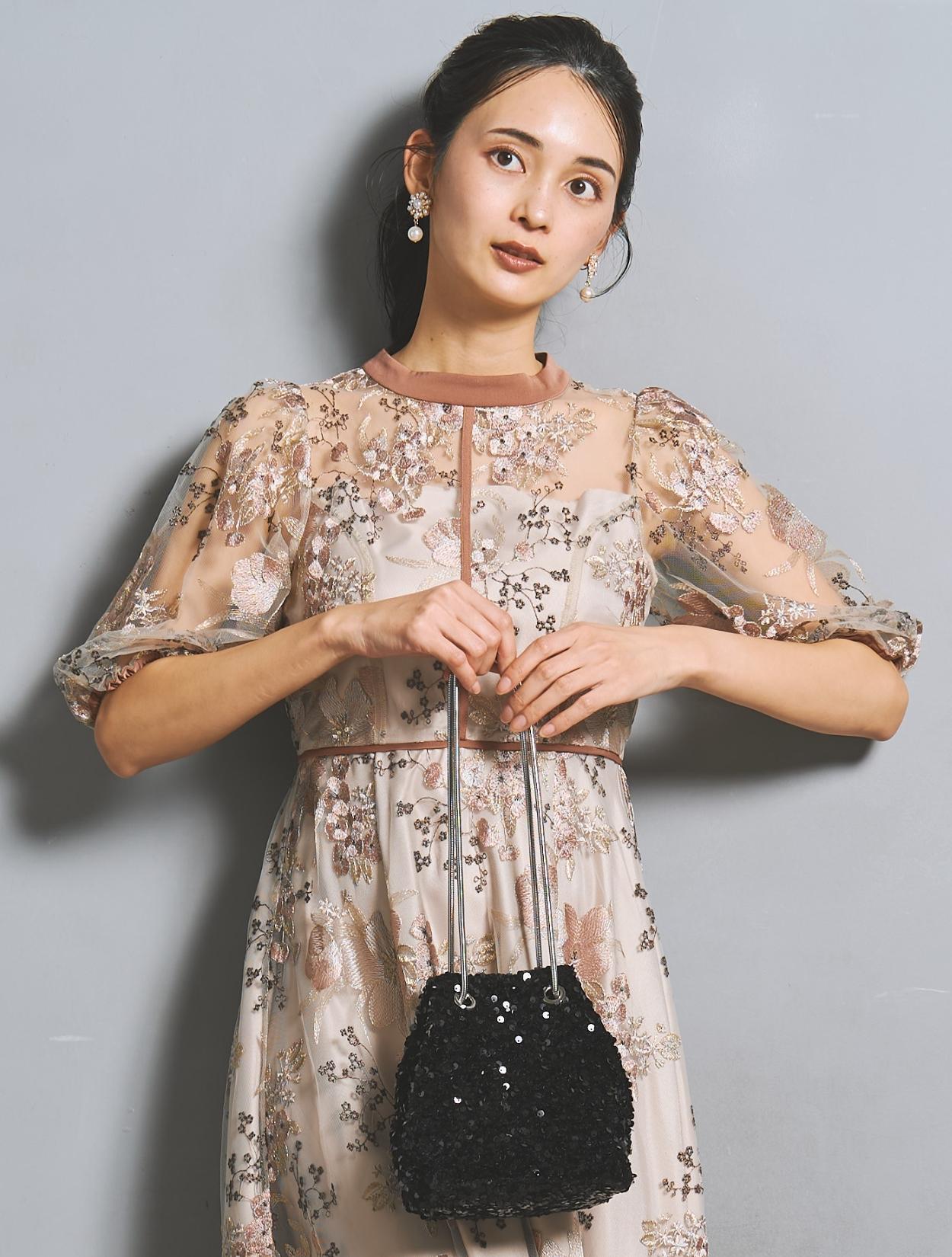 M/L】フラワー刺繍パイピングドレス（ピンク）DPSET0930のレンタル